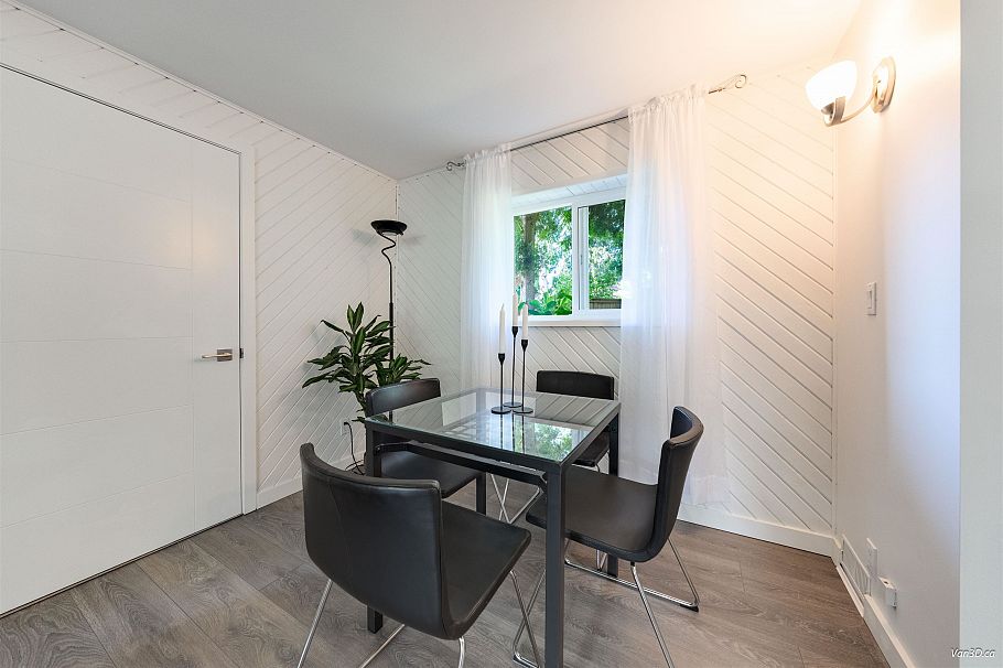 949 Hartford Place North Vancouver, BC - 16