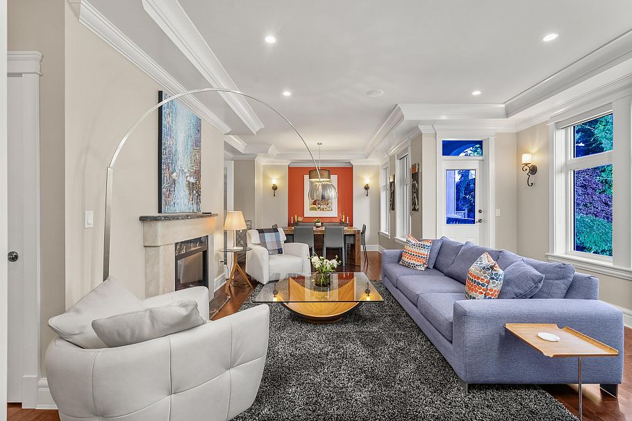 452 Tempe Crescent North Vancouver, BC - 3