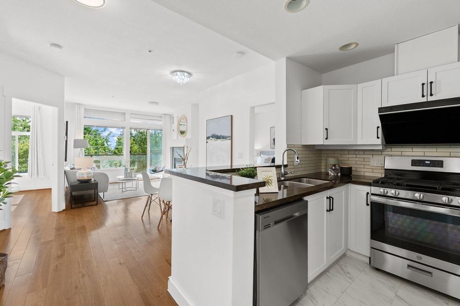 320 6328 Larkin Drive Vancouver, BC - 4