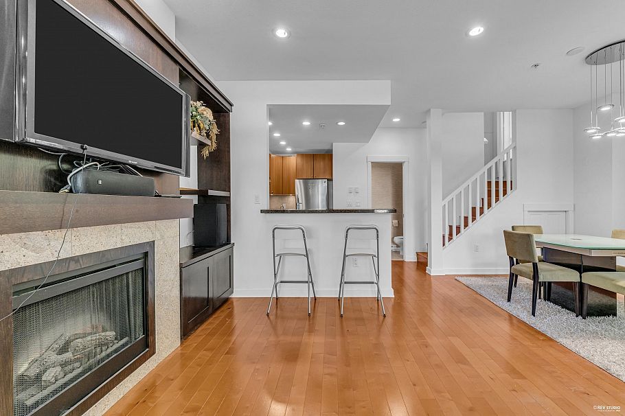 7401 Columbia Street Vancouver, BC - 9