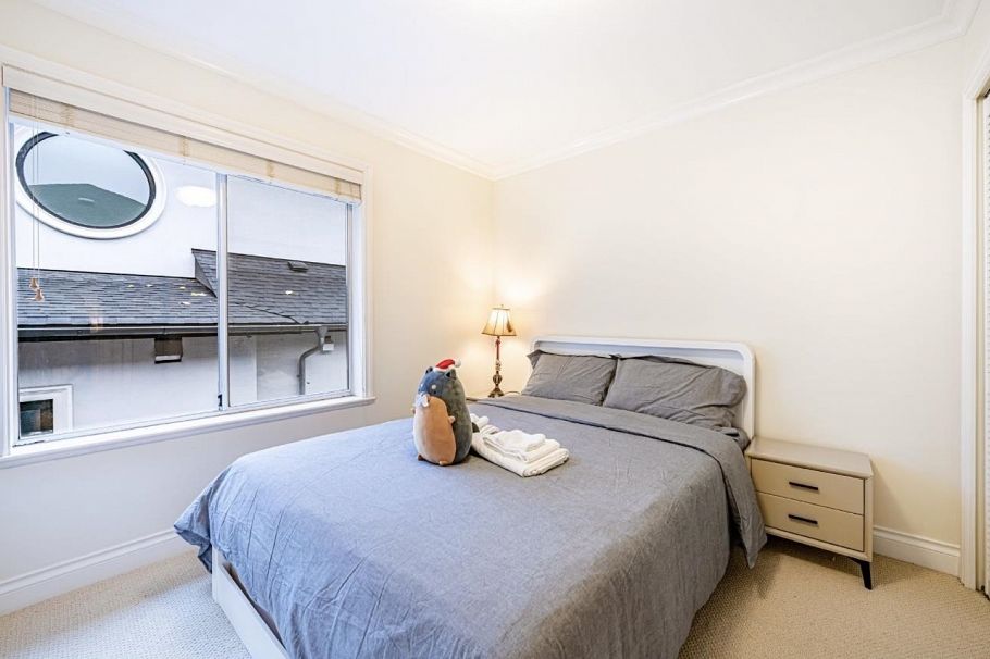 4570 W 13th Avenue Vancouver, BC - 10