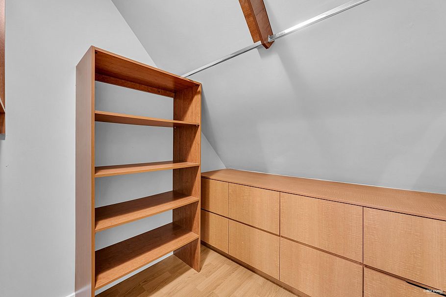 7401 Columbia Street Vancouver, BC - 26