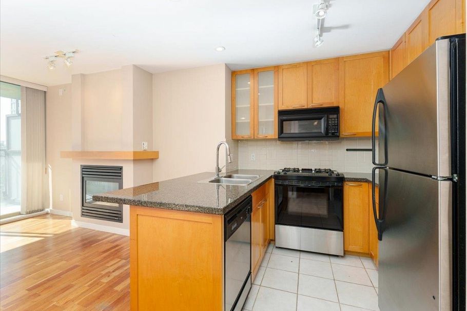 1406 989 Richards Street Vancouver, BC - 7