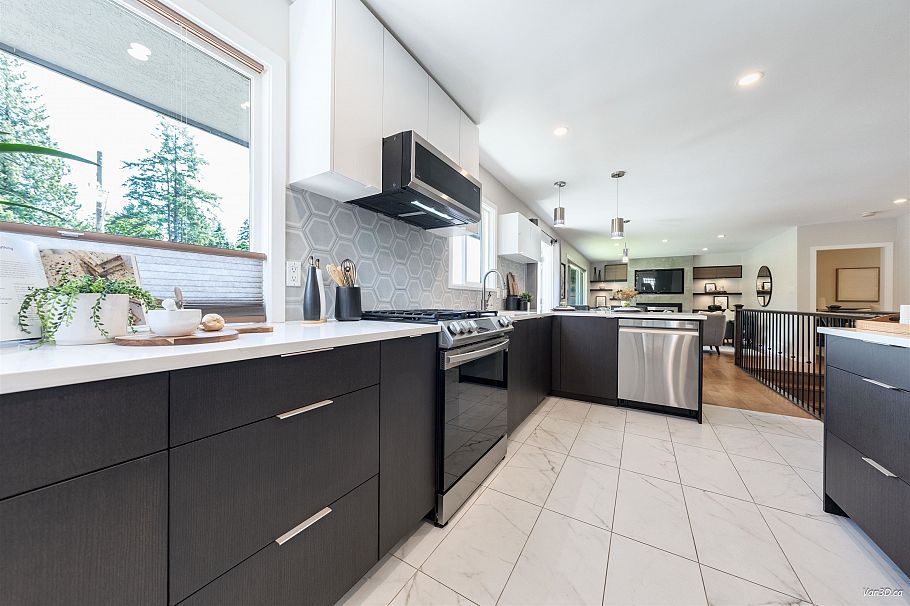 949 Hartford Place North Vancouver, BC - 34