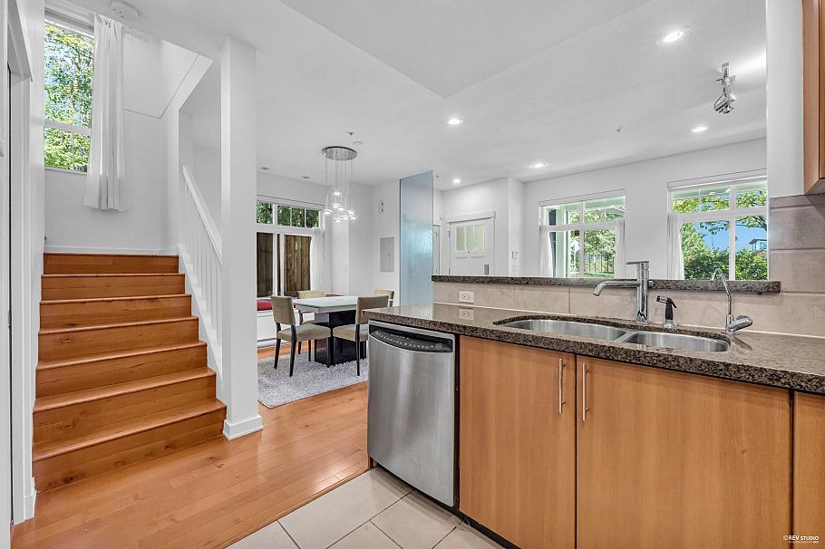 7401 Columbia Street Vancouver, BC - 15