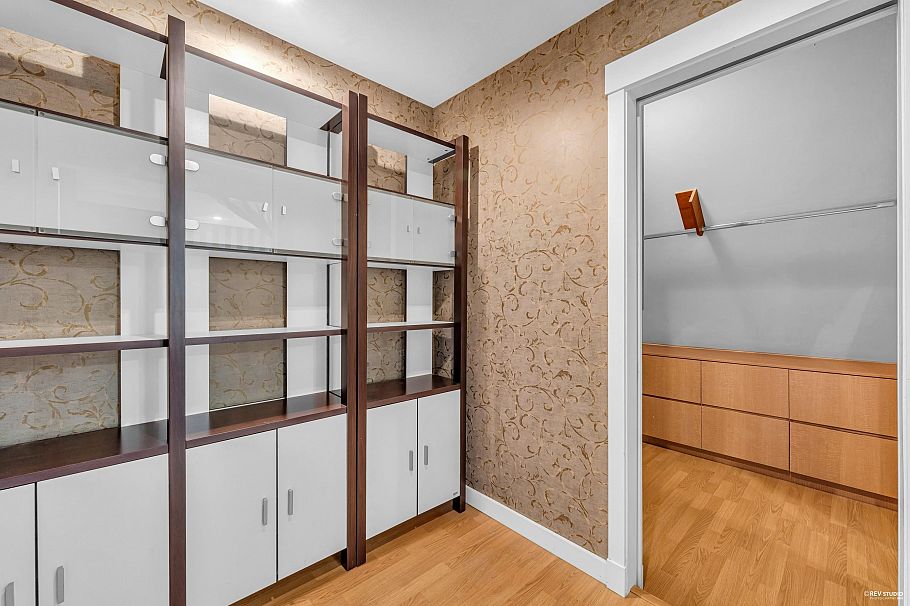 7401 Columbia Street Vancouver, BC - 25