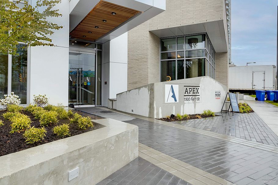 1102 1500 Fern Street North Vancouver, BC - 34