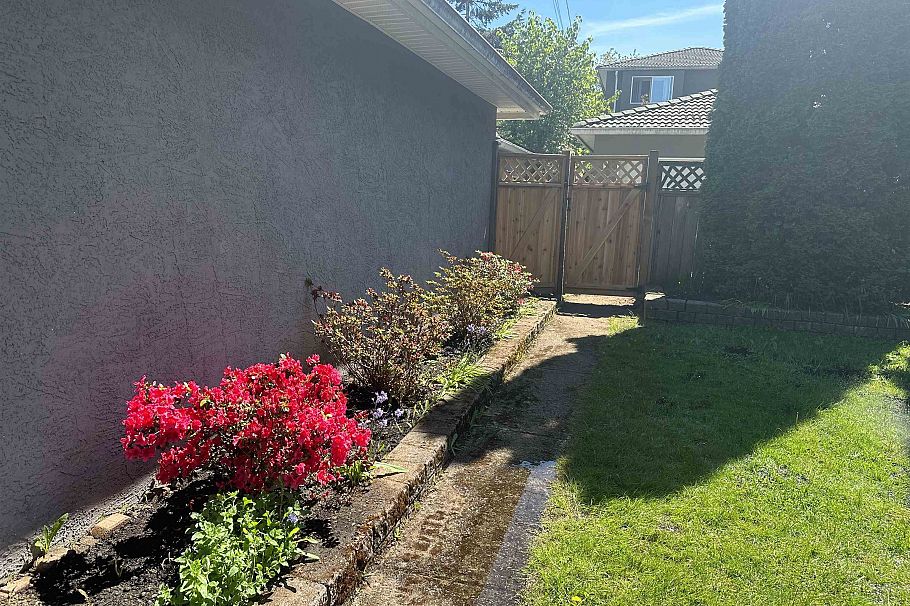 4570 W 13th Avenue Vancouver, BC - 20