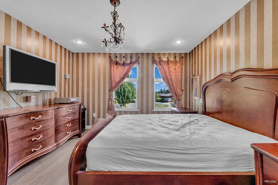 7401 Columbia Street Vancouver, BC - 24