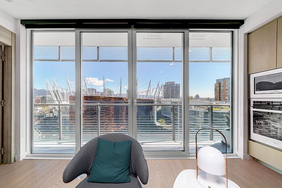 2006 89 Nelson Street Vancouver, BC - 16