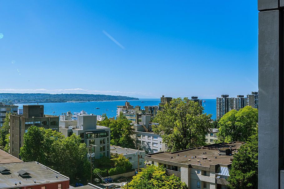 1002 1171 Jervis Street Vancouver, BC - 1