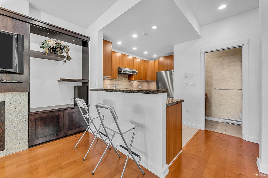 7401 Columbia Street Vancouver, BC - 11