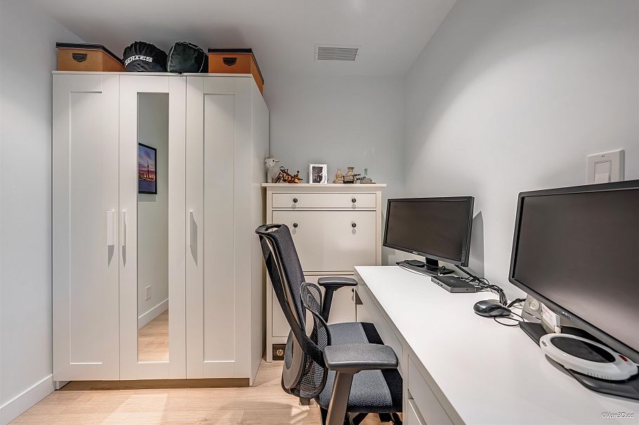 1102 1500 Fern Street North Vancouver, BC - 18