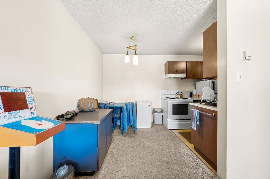 309 135 W 21st Street North Vancouver, BC - 14