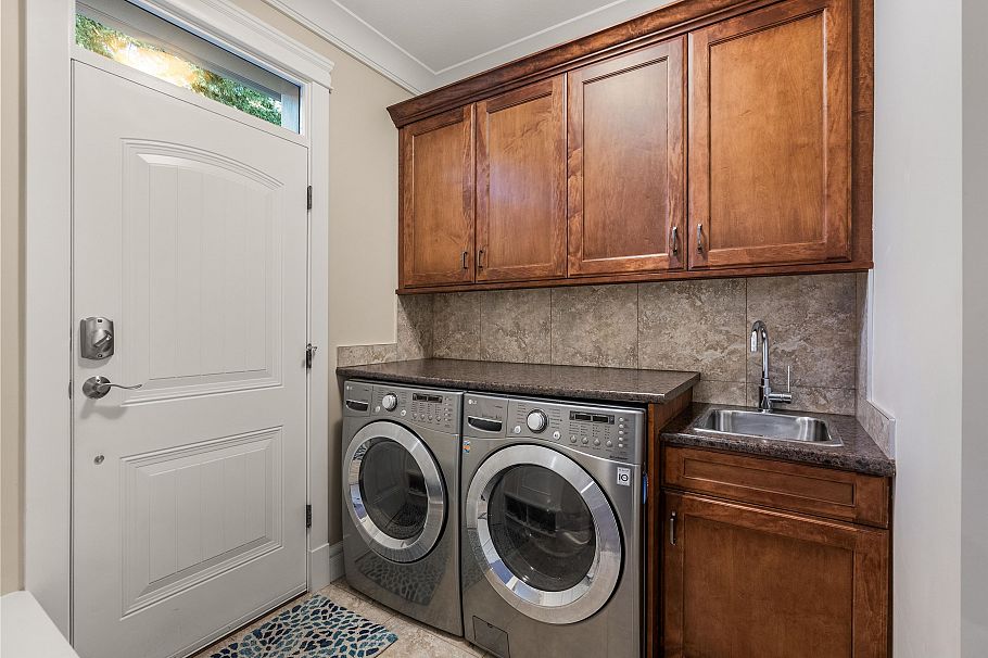 452 Tempe Crescent North Vancouver, BC - 15