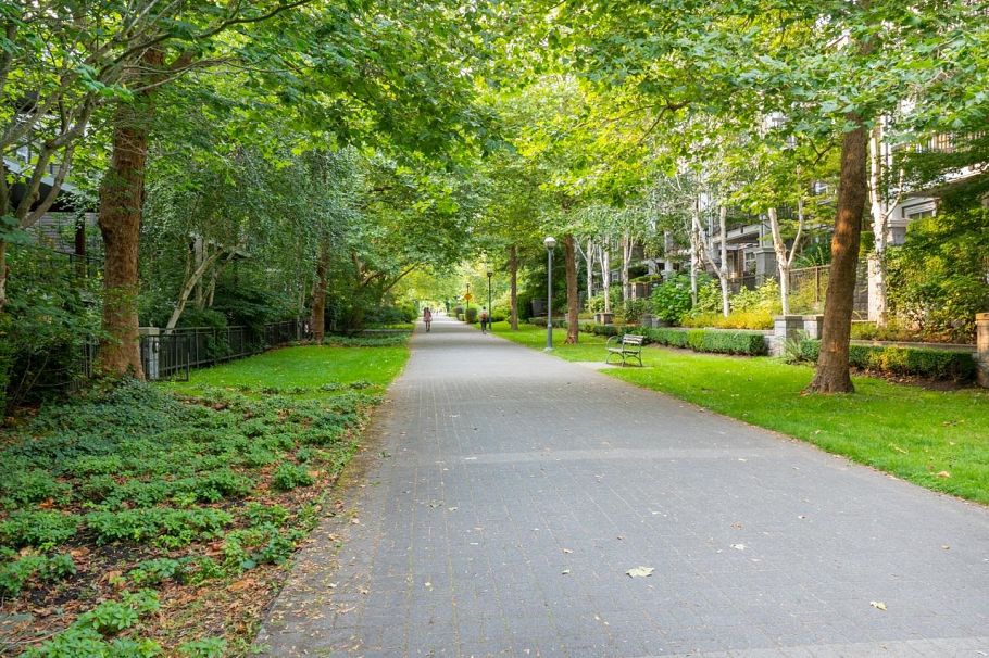 320 6328 Larkin Drive Vancouver, BC - 17