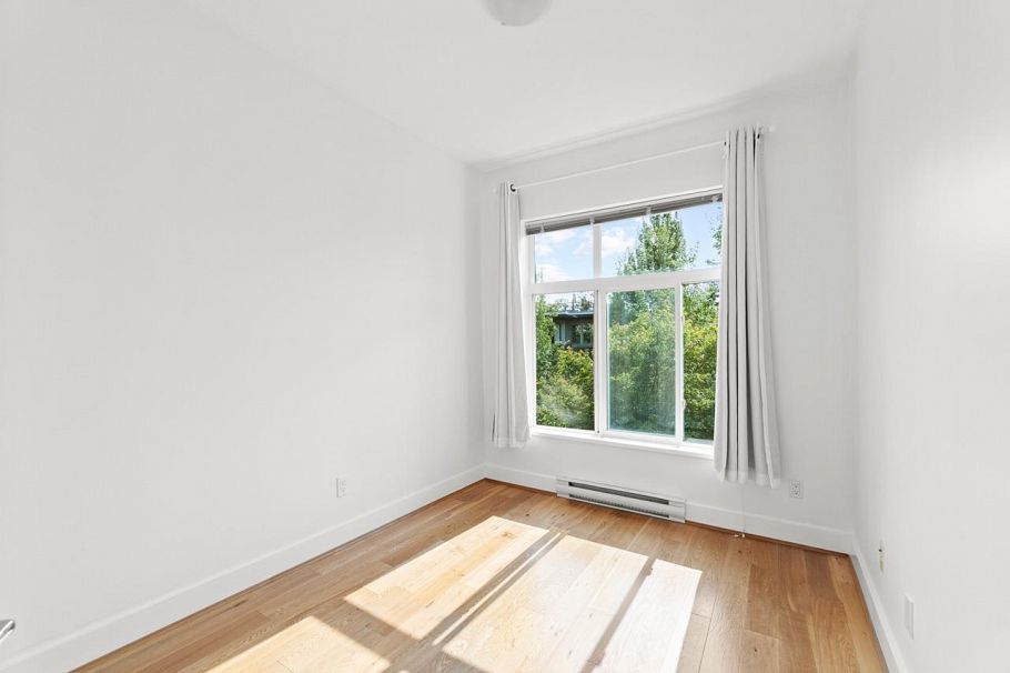 320 6328 Larkin Drive Vancouver, BC - 9