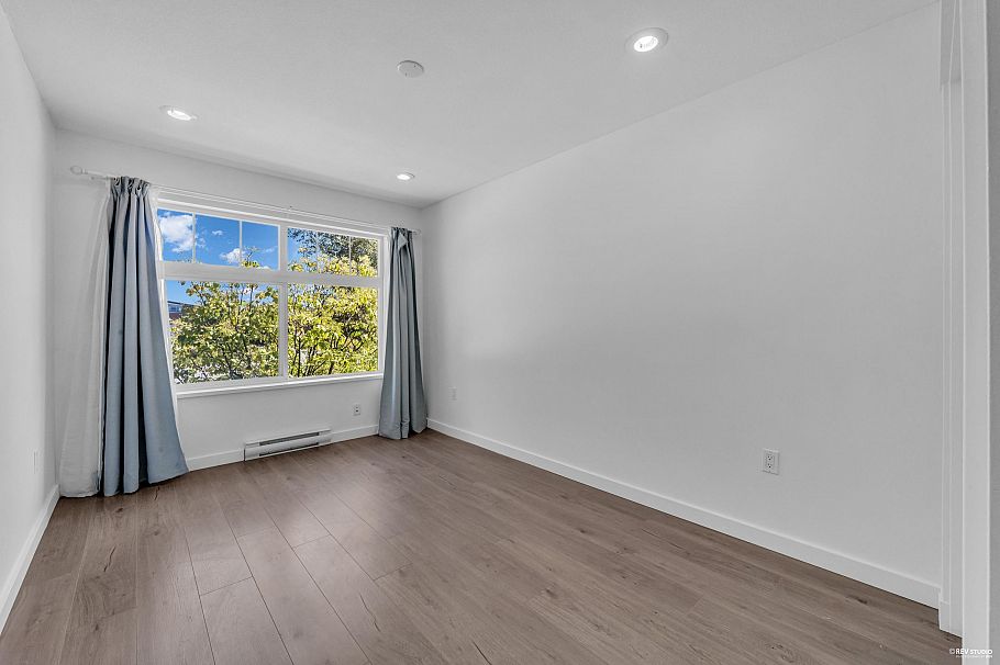 7401 Columbia Street Vancouver, BC - 18