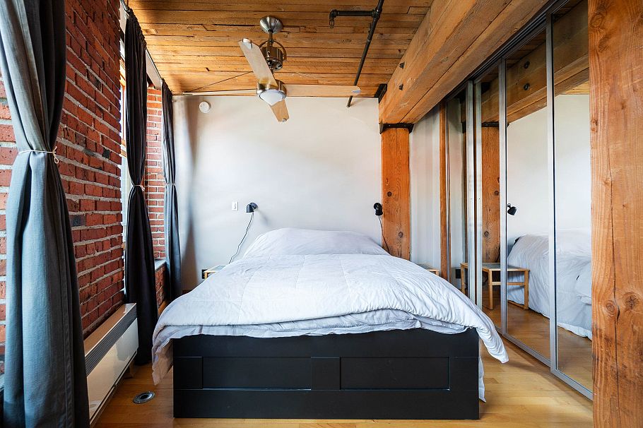 304 41 Alexander Street Vancouver, BC - 4