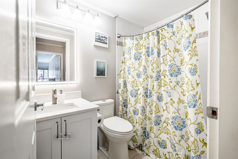 P02 223 Mountain Highway North Vancouver, BC - 15