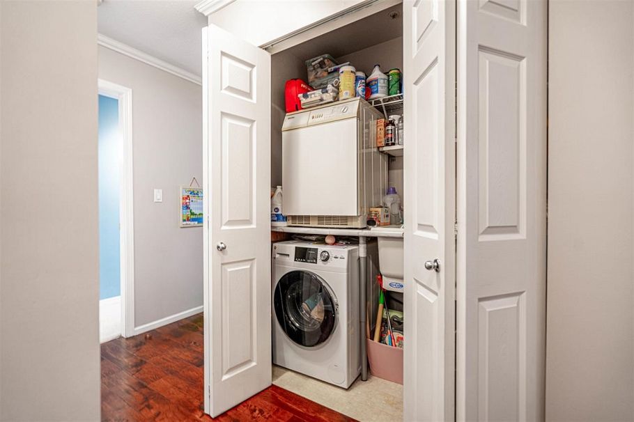 P02 223 Mountain Highway North Vancouver, BC - 17