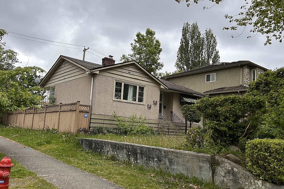 2306 Rupert Street Vancouver, BC - 1