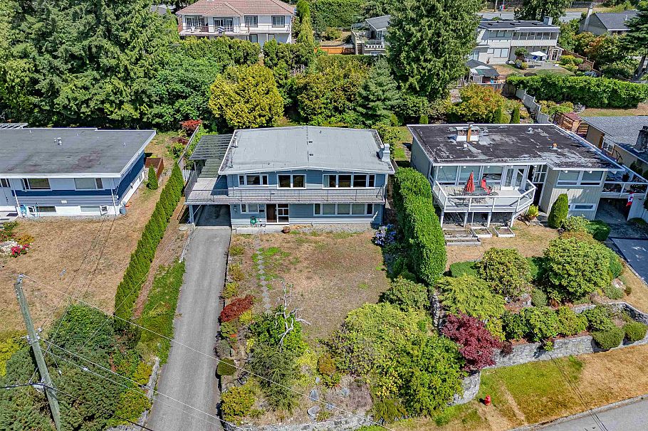 472 Crestwood Avenue North Vancouver, BC - 8