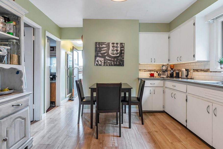 1836 E 1st Avenue Vancouver, BC - 16