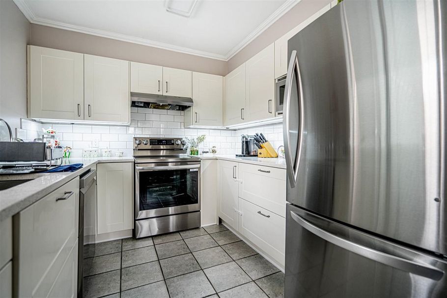 P02 223 Mountain Highway North Vancouver, BC - 5