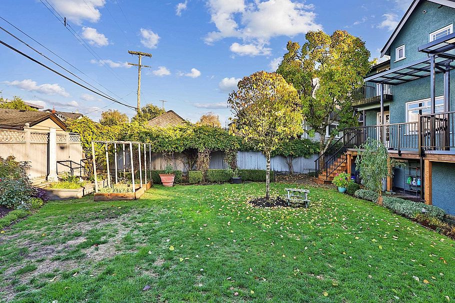 4291 W 9th Avenue Vancouver, BC - 29