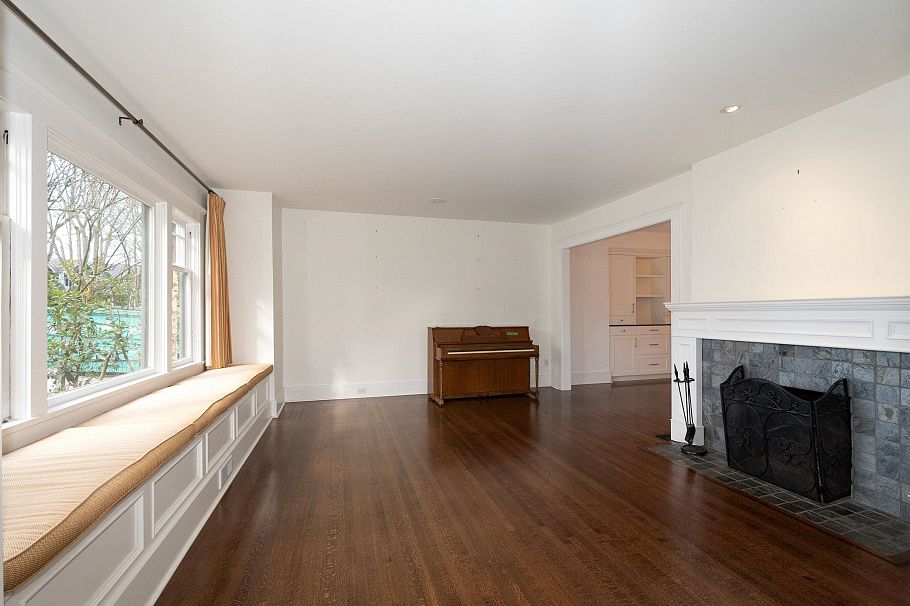 3533 W 20th Avenue Vancouver, BC - 2