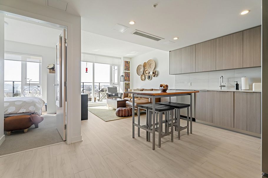 1004 1401 Hunter Street North Vancouver, BC - 3