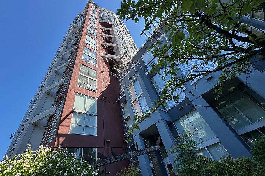 217 933 Seymour Street Vancouver, BC - 2