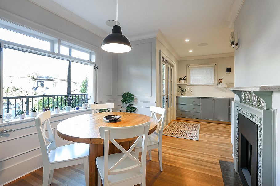 4291 W 9th Avenue Vancouver, BC - 4