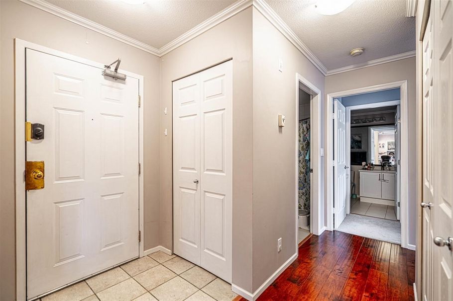 P02 223 Mountain Highway North Vancouver, BC - 3