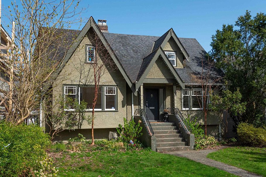 3533 W 20th Avenue Vancouver, BC - 35