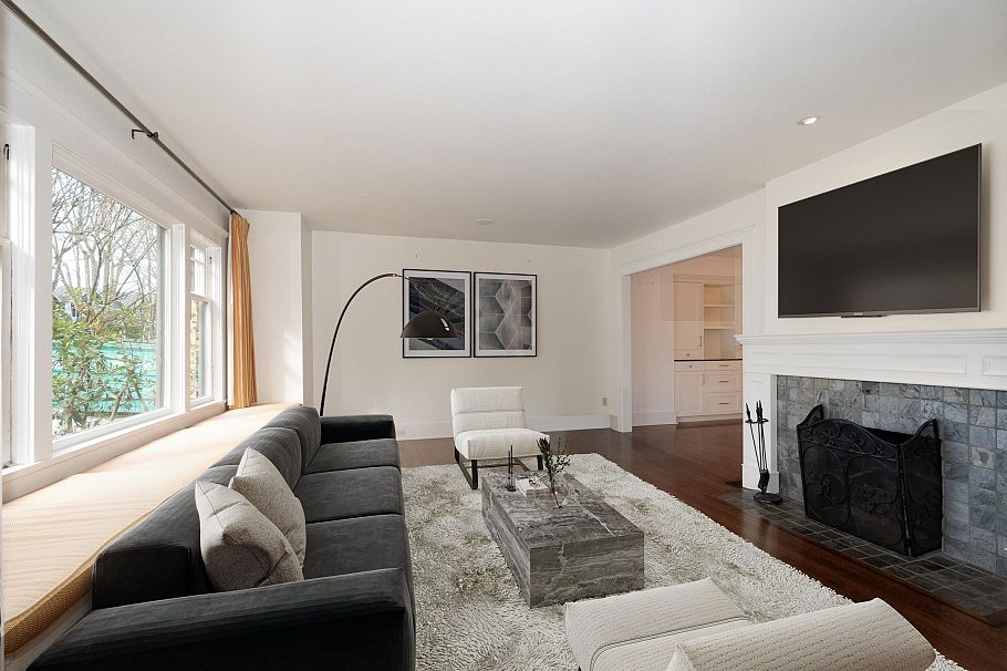 3533 W 20th Avenue Vancouver, BC - 1