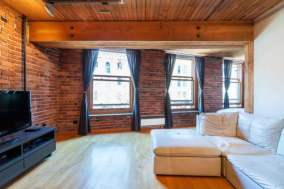 304 41 Alexander Street Vancouver, BC - 2