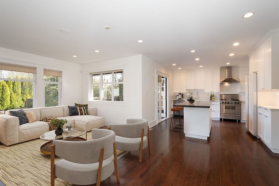 3533 W 20th Avenue Vancouver, BC - 5