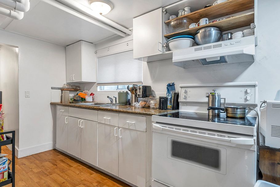 1836 E 1st Avenue Vancouver, BC - 6