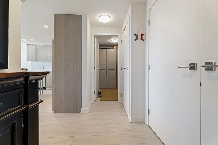 1004 1401 Hunter Street North Vancouver, BC - 10