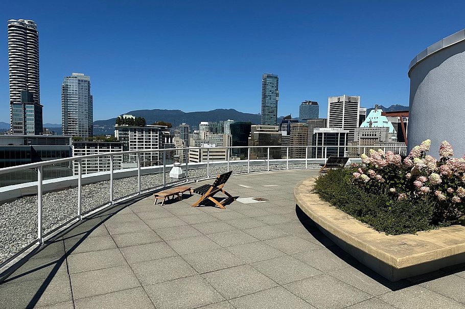 217 933 Seymour Street Vancouver, BC - 3