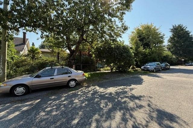 2274 Mclean Drive Vancouver, BC - 20