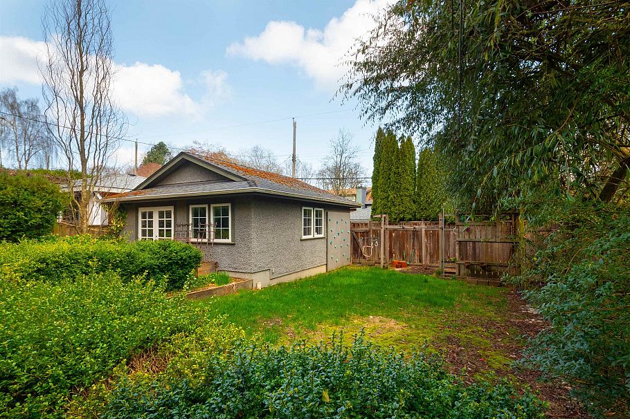 3533 W 20th Avenue Vancouver, BC - 37