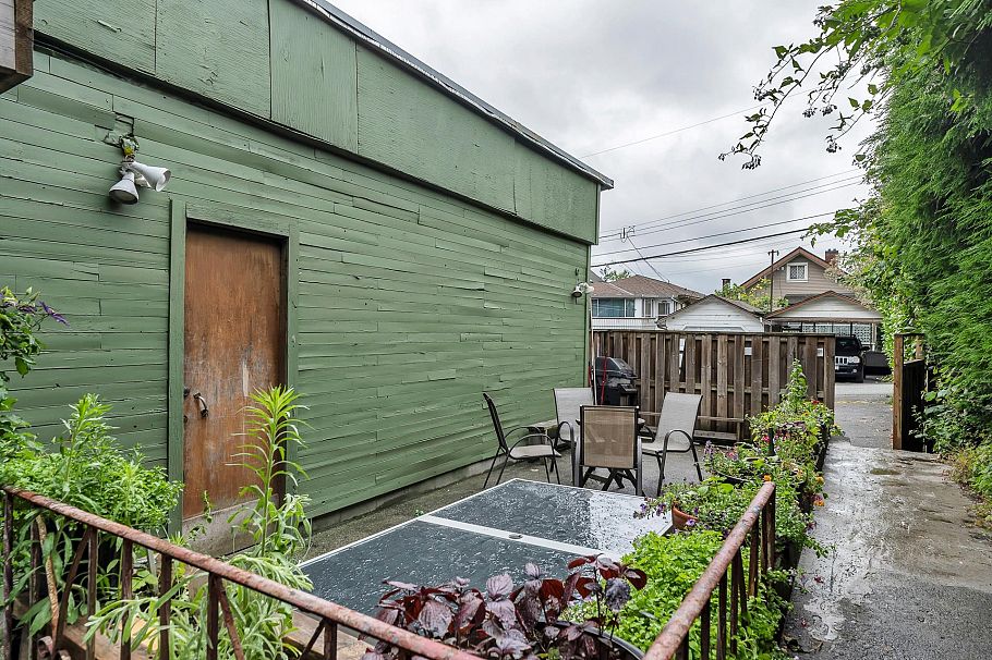 1836 E 1st Avenue Vancouver, BC - 39