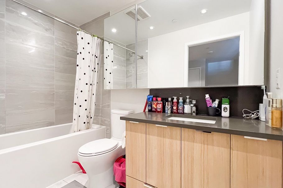 1405 3430 E Kent Avenue Vancouver, BC - 12