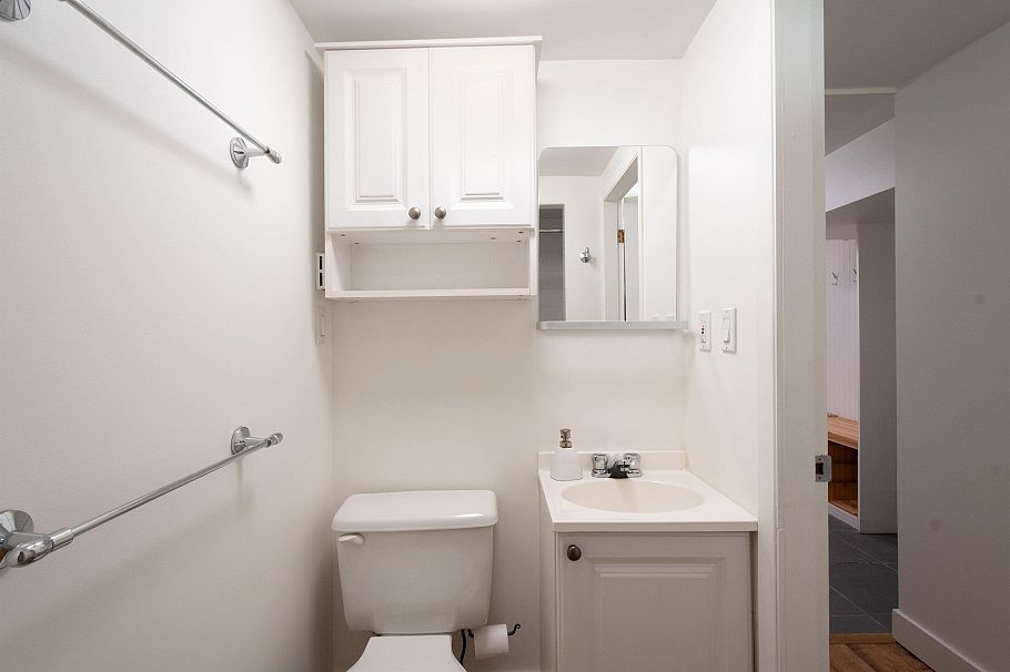 3533 W 20th Avenue Vancouver, BC - 28