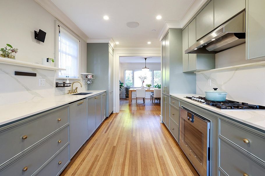 4291 W 9th Avenue Vancouver, BC - 5