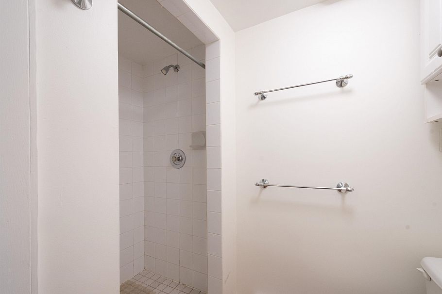 3533 W 20th Avenue Vancouver, BC - 29