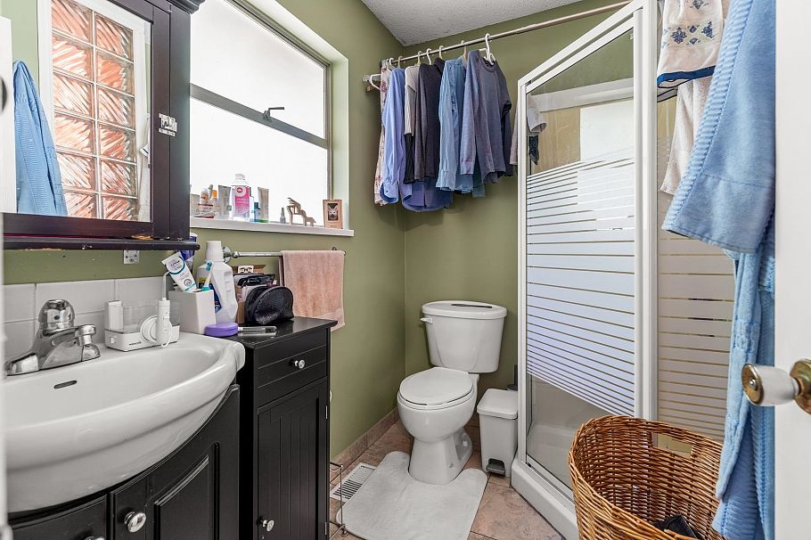 1422 Kilmer Road North Vancouver, BC - 18